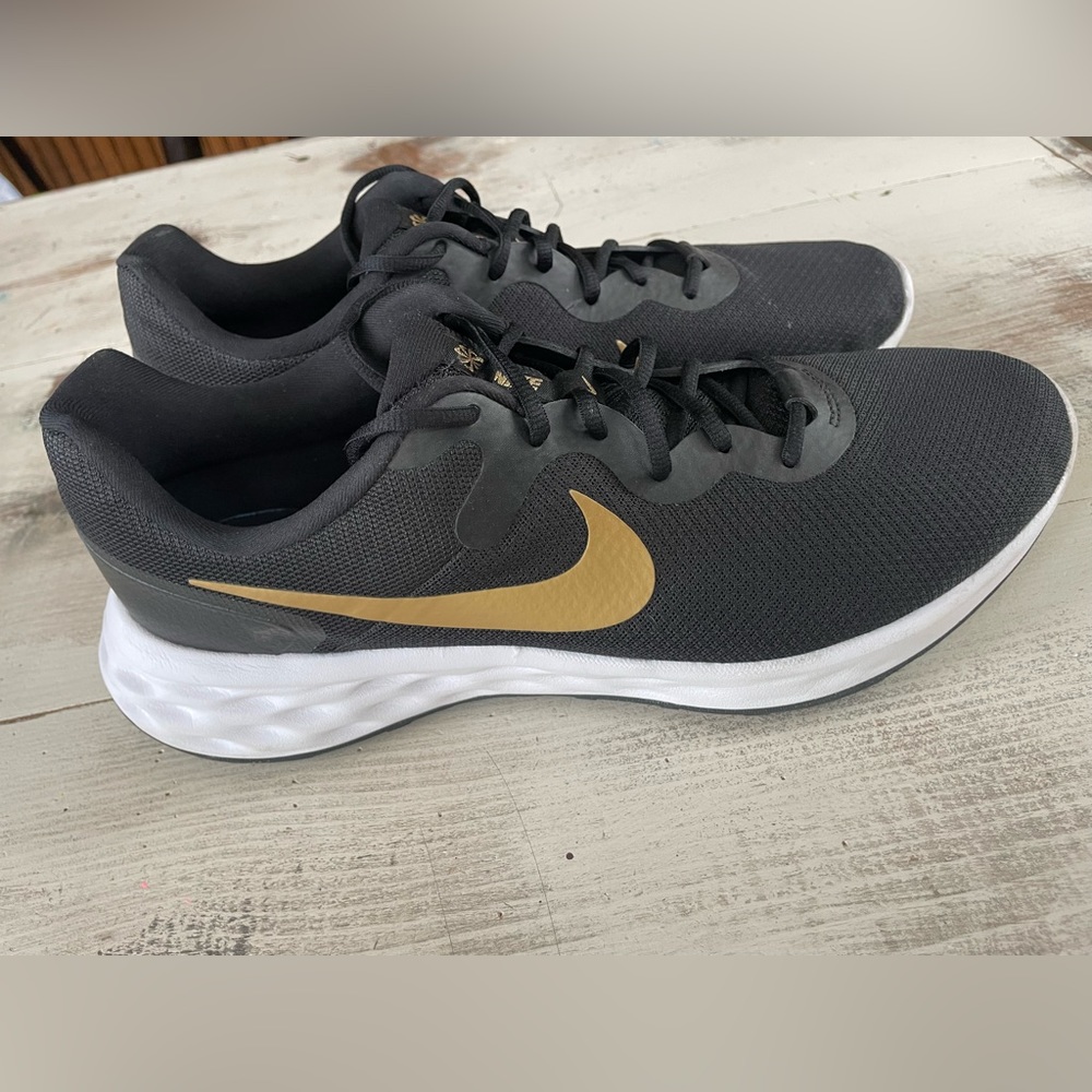 Nike running shoe size 14 mens